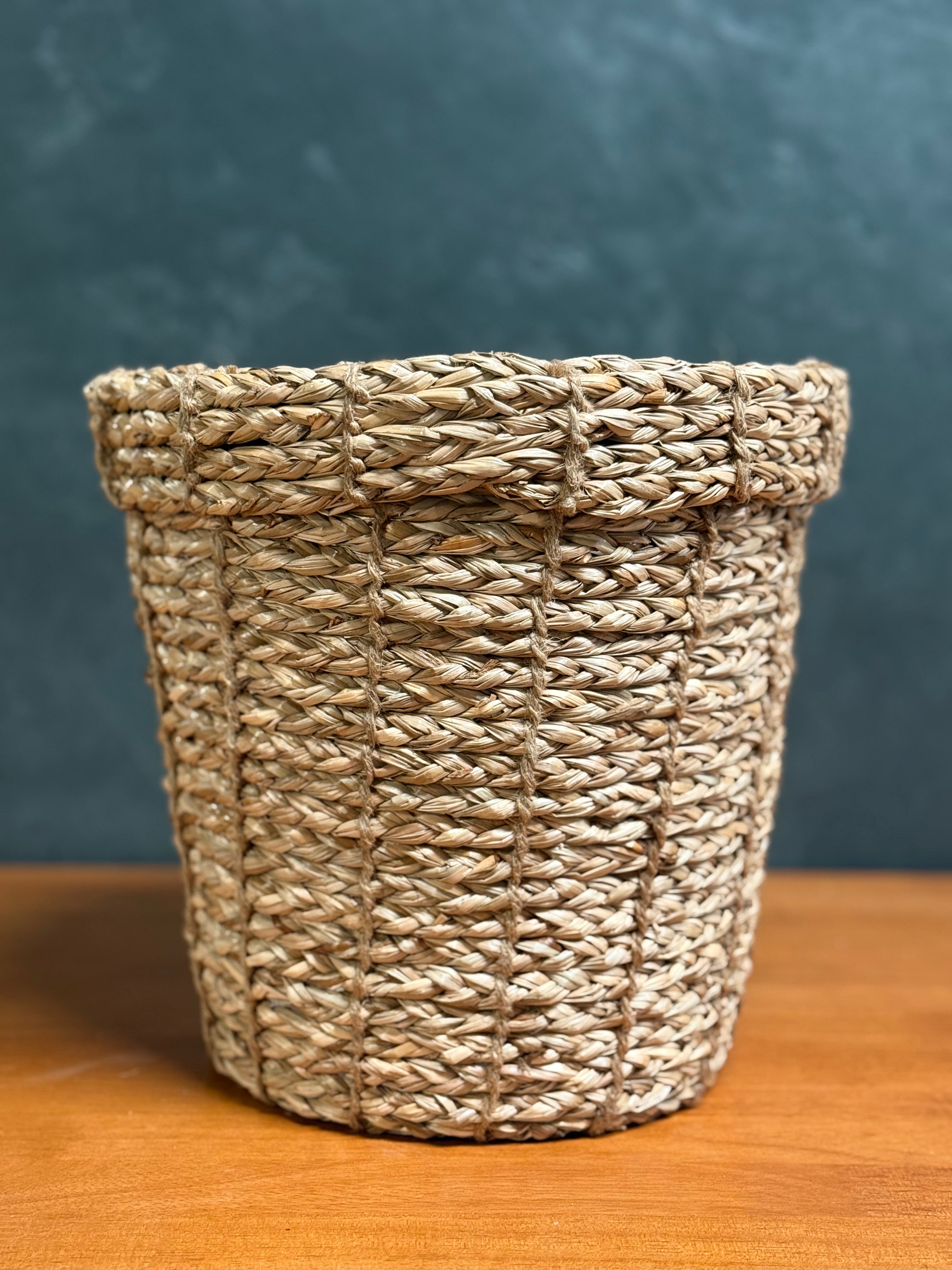 Seagrass Basket with Plastic Liner for Plants - 8"