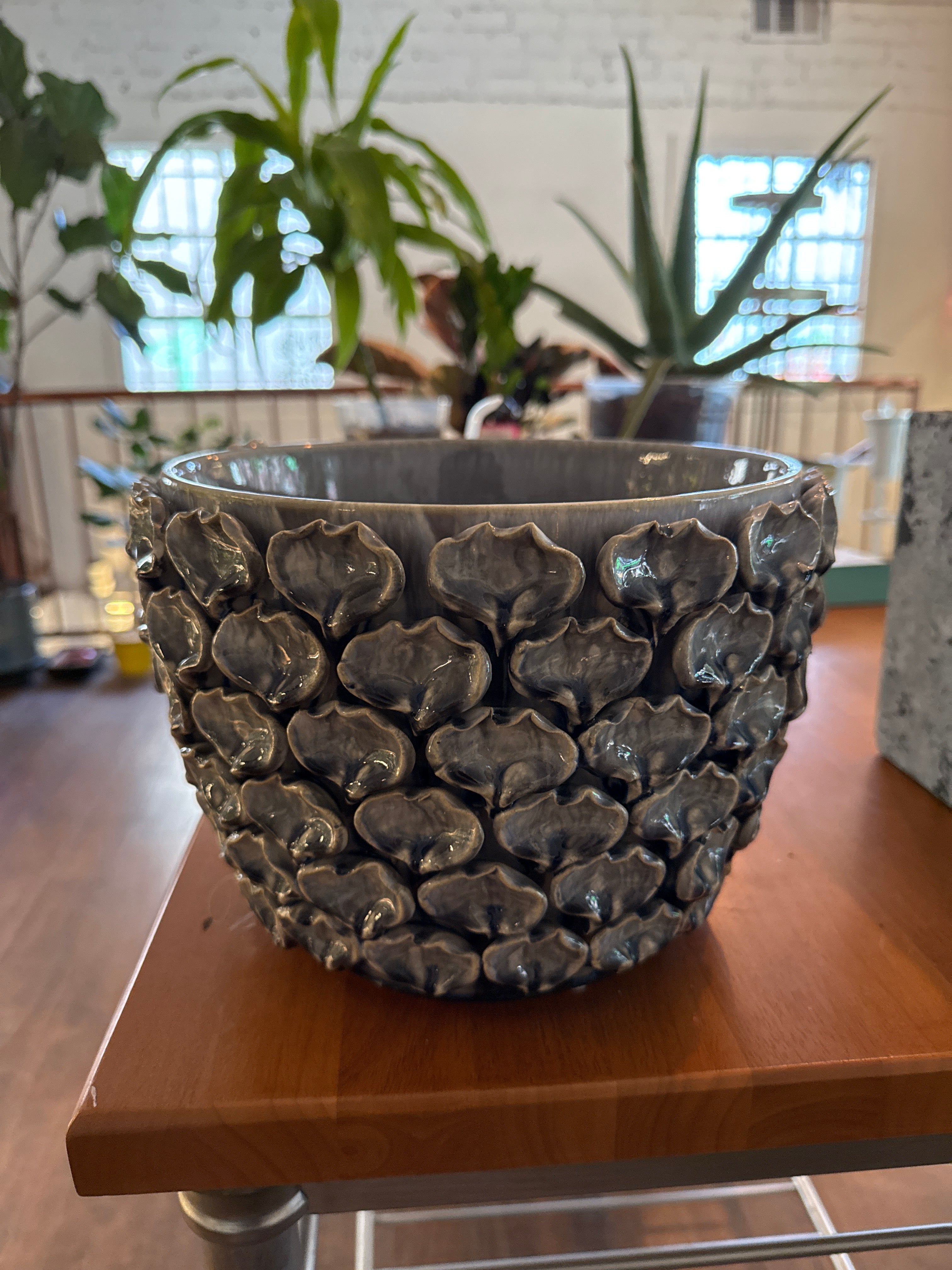 Blue Clams Pot - 8”